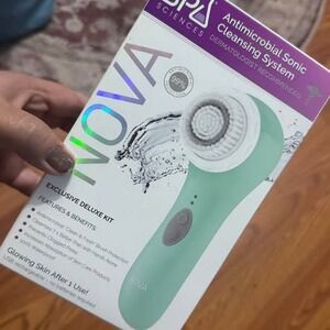 Spa Sciences Nova Mint Sonic Facial Cleansing Brush Antimicrobial Deluxe Kit